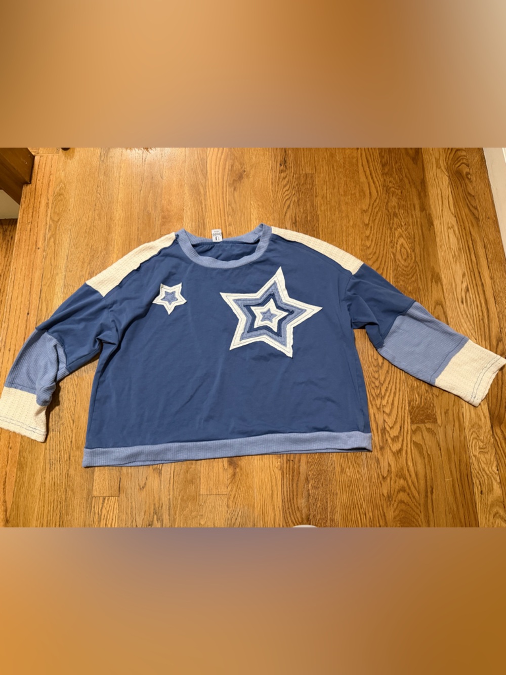 Blue Star Appliqué Pullover Sweatshirt - Women's